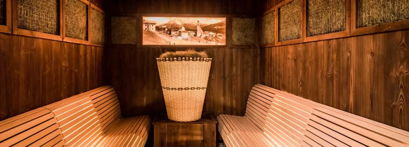 can you wear contact lenses in a sauna